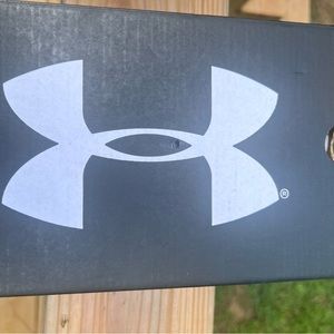 Brand New Under Armour shoes size 8k for Kids grey/lemon color